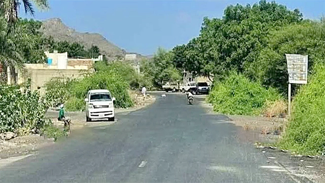 ​إغلاق طريق يربط لحج بتعز بعد انفجار عبوات ناسفة فوق شابين